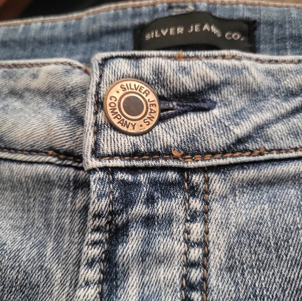 Silver Jeans Co. Light Wash Denim Jeans